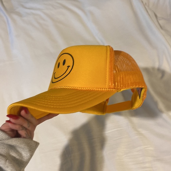 Smiley trucker hat - Picture 7 of 9